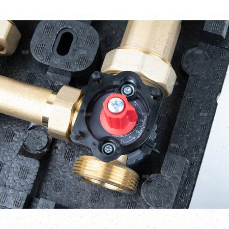 Grupa pompowa AFRISO PrimoTherm 180-2 DN 25 3-WM-SM Vario GZ x GW 1 1/2'' x 1'', z zaworem mieszającym, z izolacją, z siłownikiem arm 343 proclick