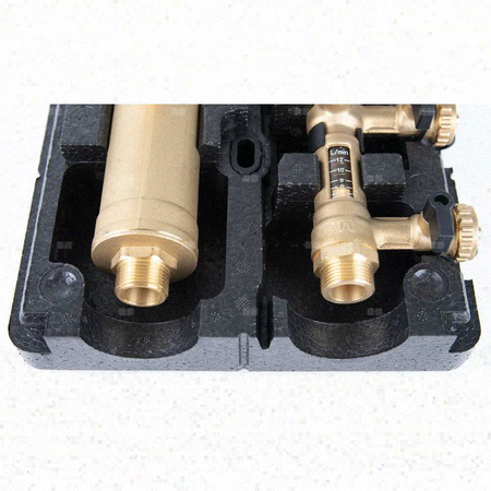 Grupa pompowa AFRISO PrimoSol 130-4 GZ 3/4'' x 3/4'', z izolacją Grundfos UPM 3 Solar 25-75/130 mm