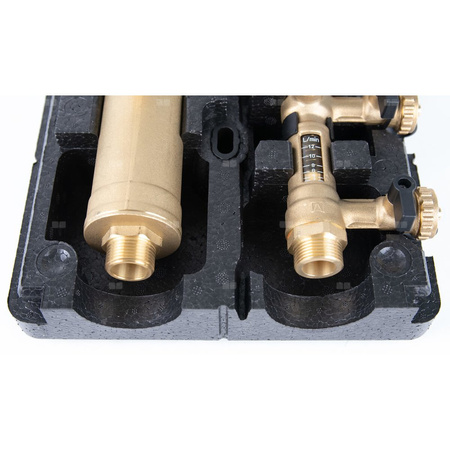 Grupa pompowa AFRISO PrimoSol 130-4 GZ 3/4'' x 3/4'', z izolacją Grundfos UPM 3 Solar 25-75/130 mm