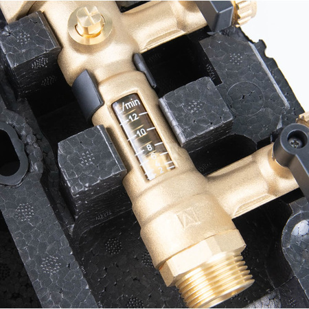 Grupa pompowa AFRISO PrimoSol 130-4 GZ 3/4'' x 3/4'', z izolacją Grundfos UPM 3 Solar 25-75/130 mm